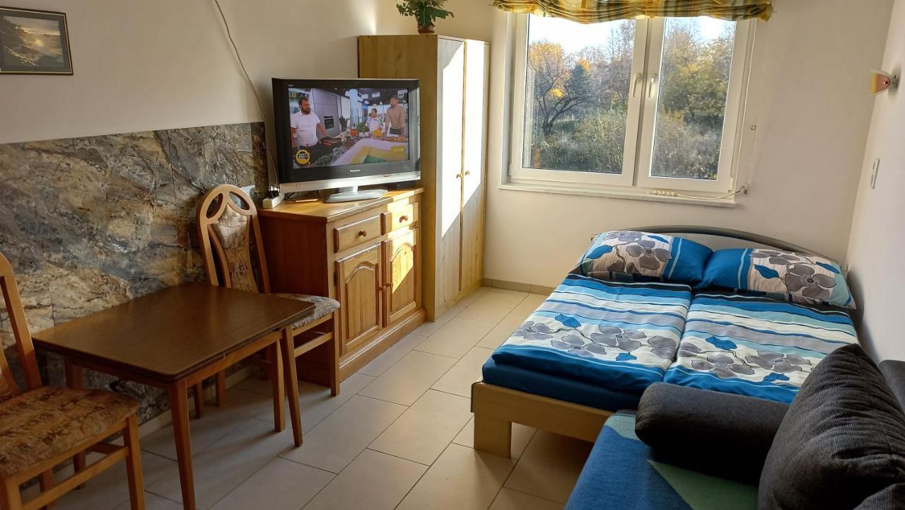 Pokoje Goscinne Dw Antom Dźwirzyno Exterior foto